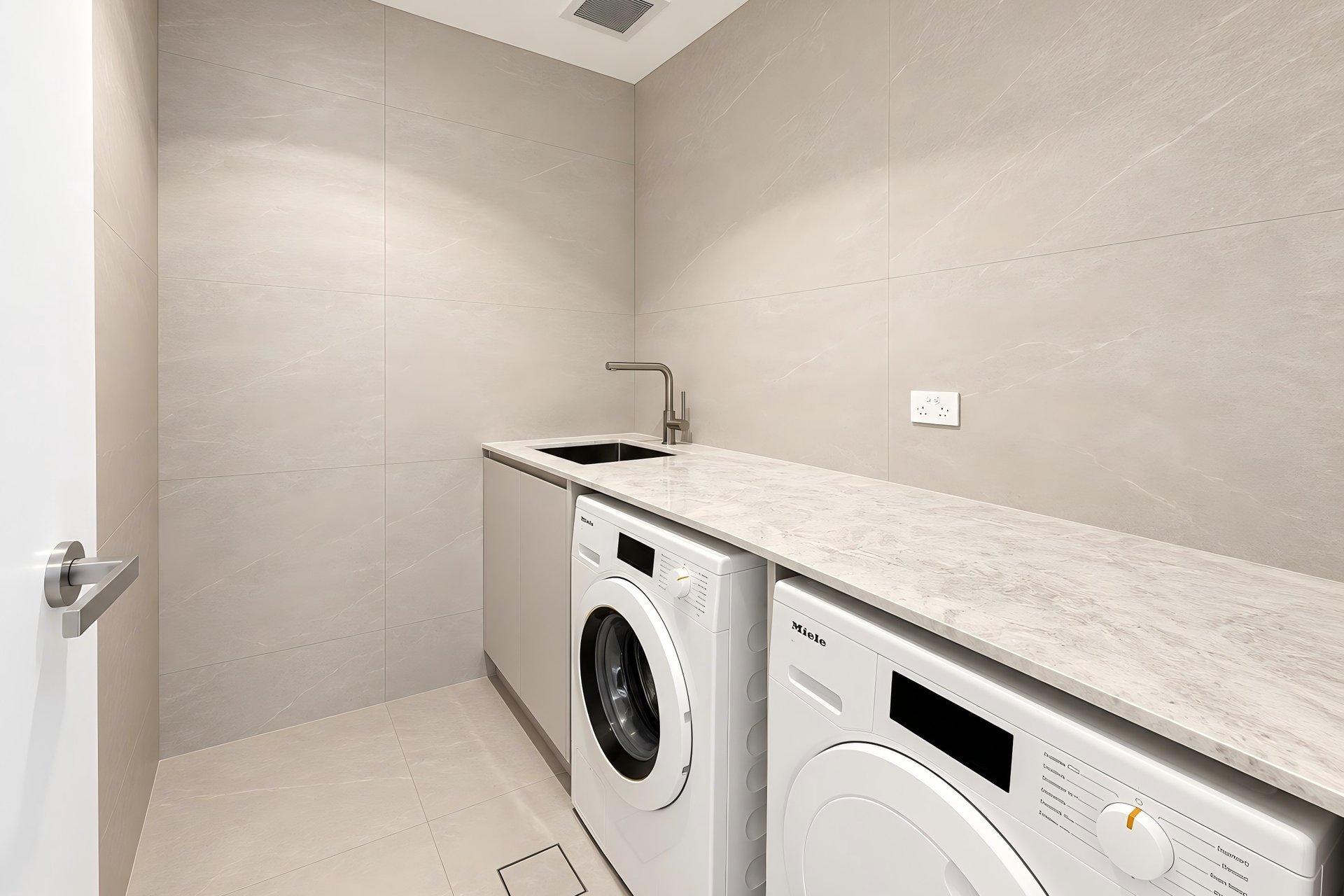 https://images.sales.reapit.com.au/6546/listing/1P9378/photo/d/179197143562158358.jpg
