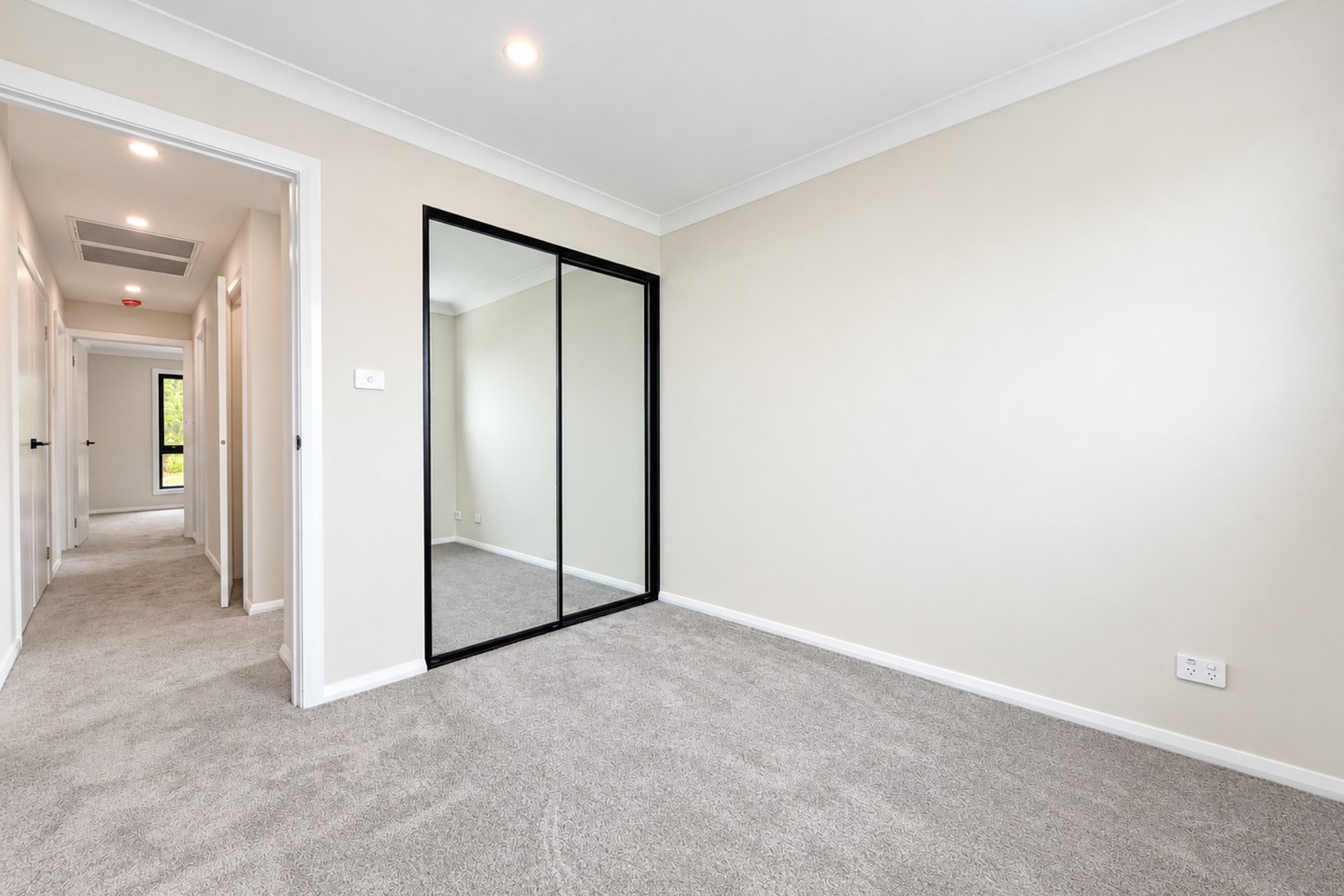 https://images.sales.reapit.com.au/6546/listing/1P9408/photo/d/179267106200999911.jpg