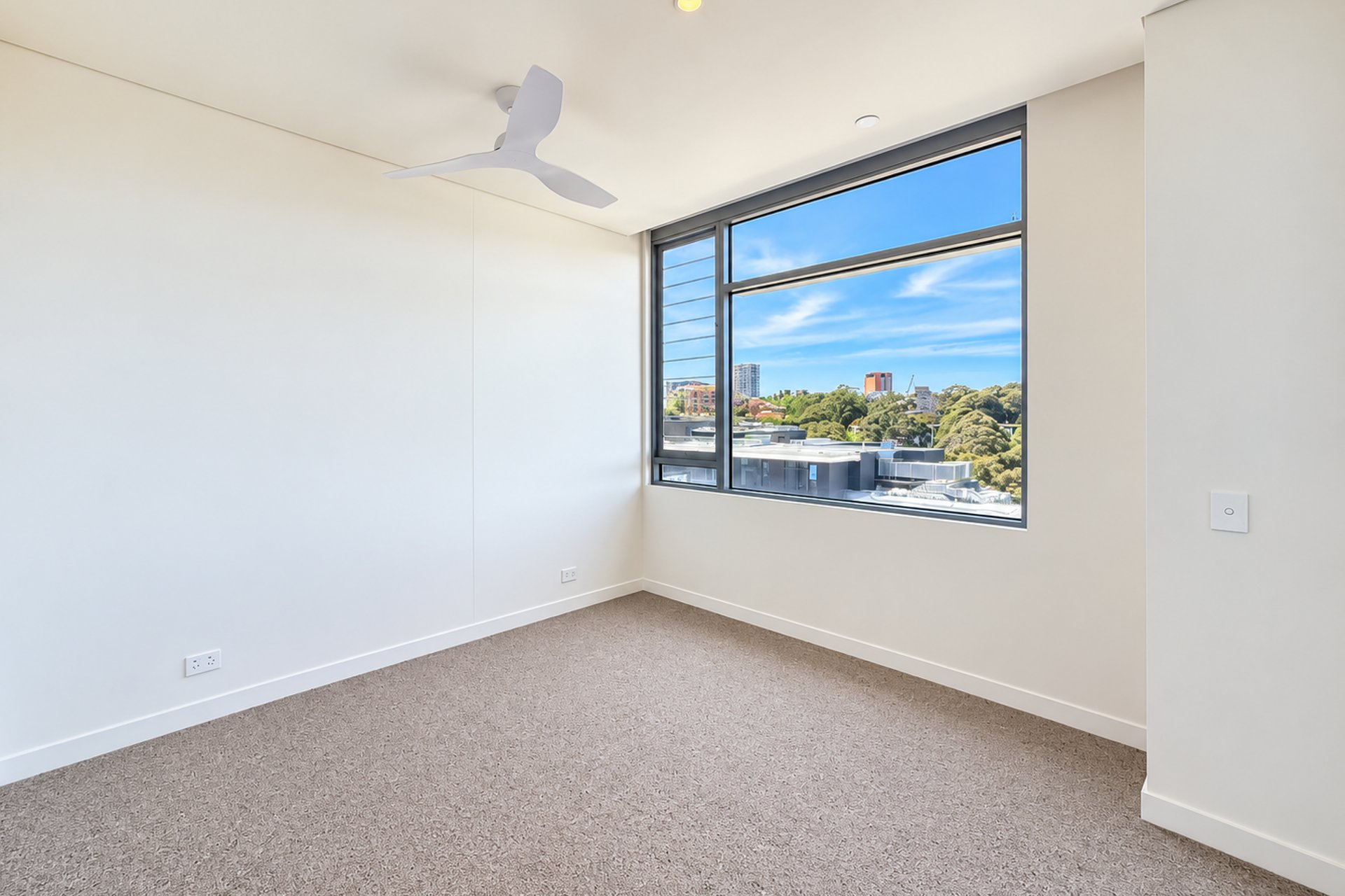 https://images.sales.reapit.com.au/6546/listing/1P9415/photo/d/179272282764536498.jpg