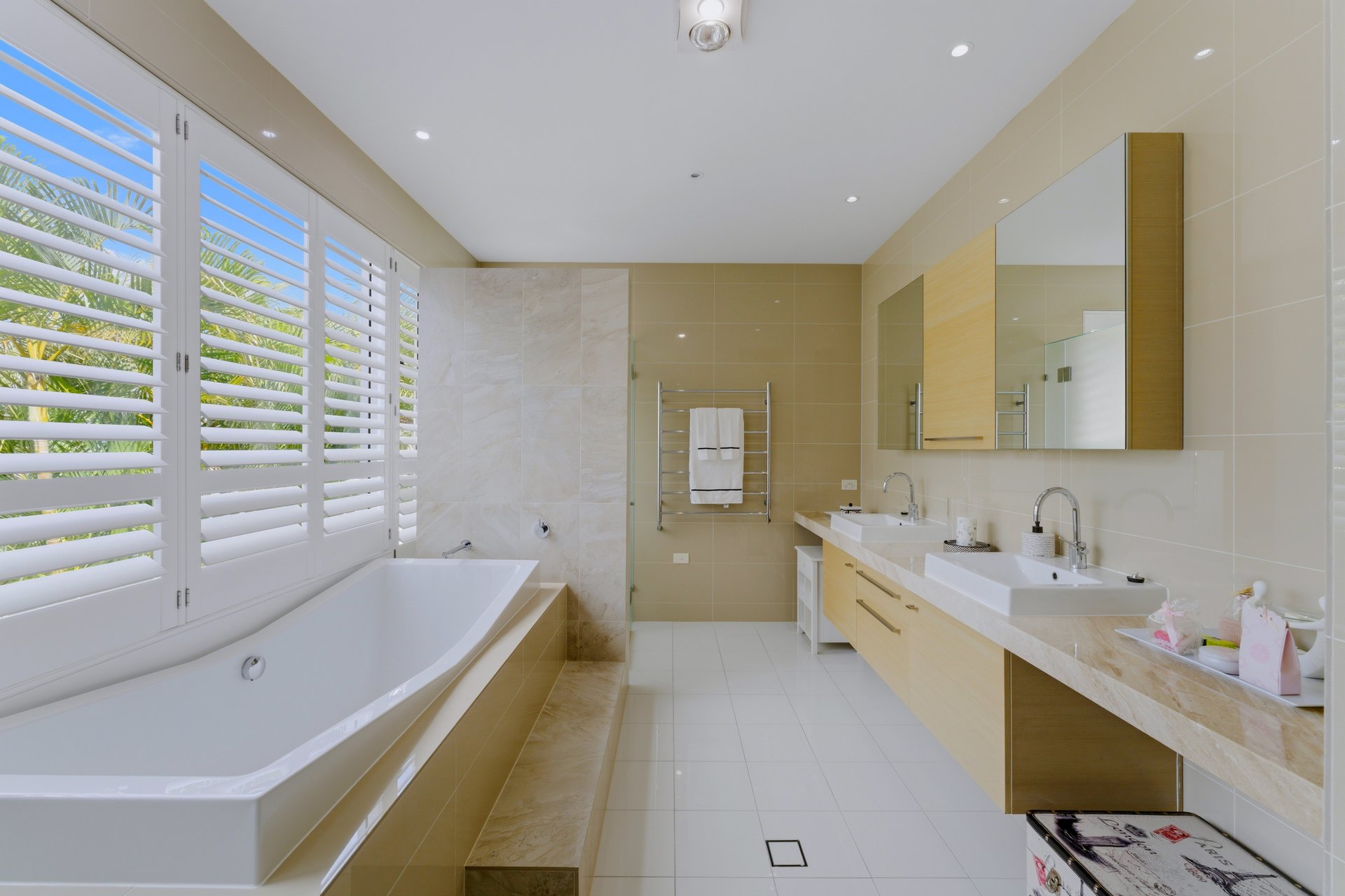 7020 Riverview Crescent, Sanctuary Cove For Sale by  - image 1
