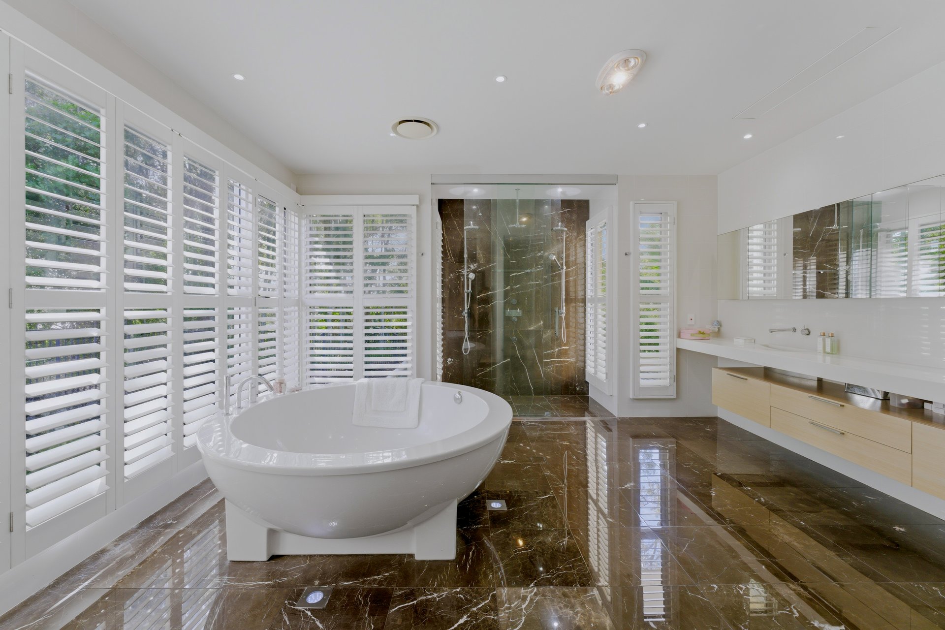 7020 Riverview Crescent, Sanctuary Cove For Sale by  - image 1
