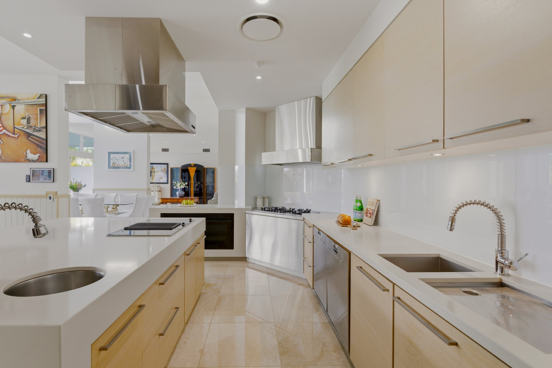 7020 Riverview Crescent, Sanctuary Cove For Sale by  - image 1