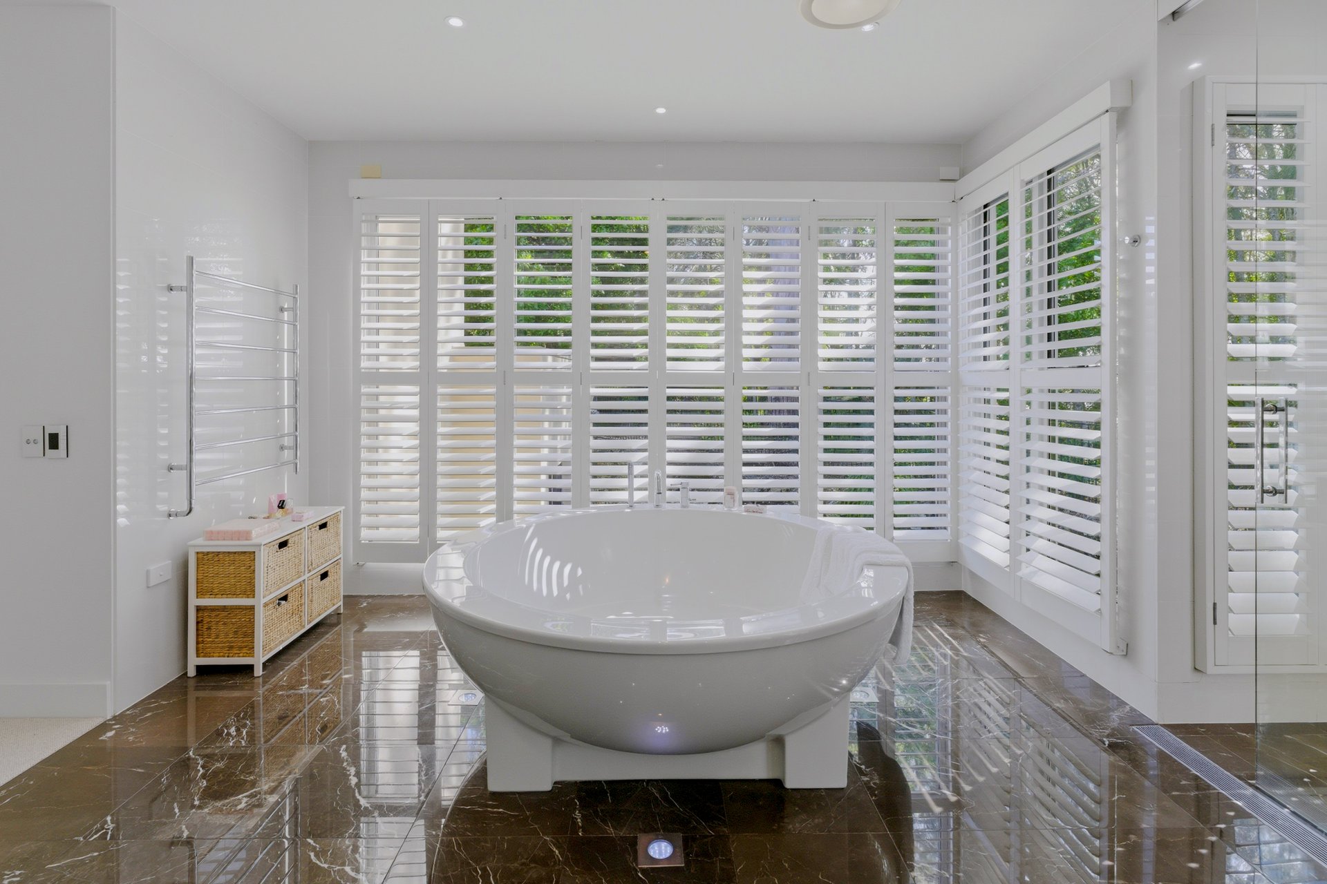 7020 Riverview Crescent, Sanctuary Cove For Sale by  - image 1