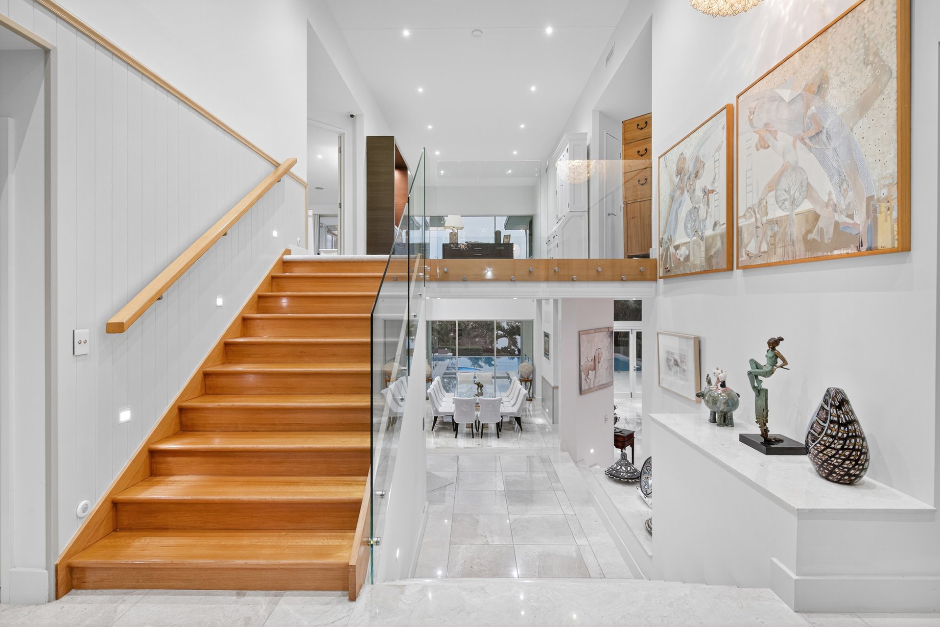 7020 Riverview Crescent, Sanctuary Cove For Sale by  - image 1