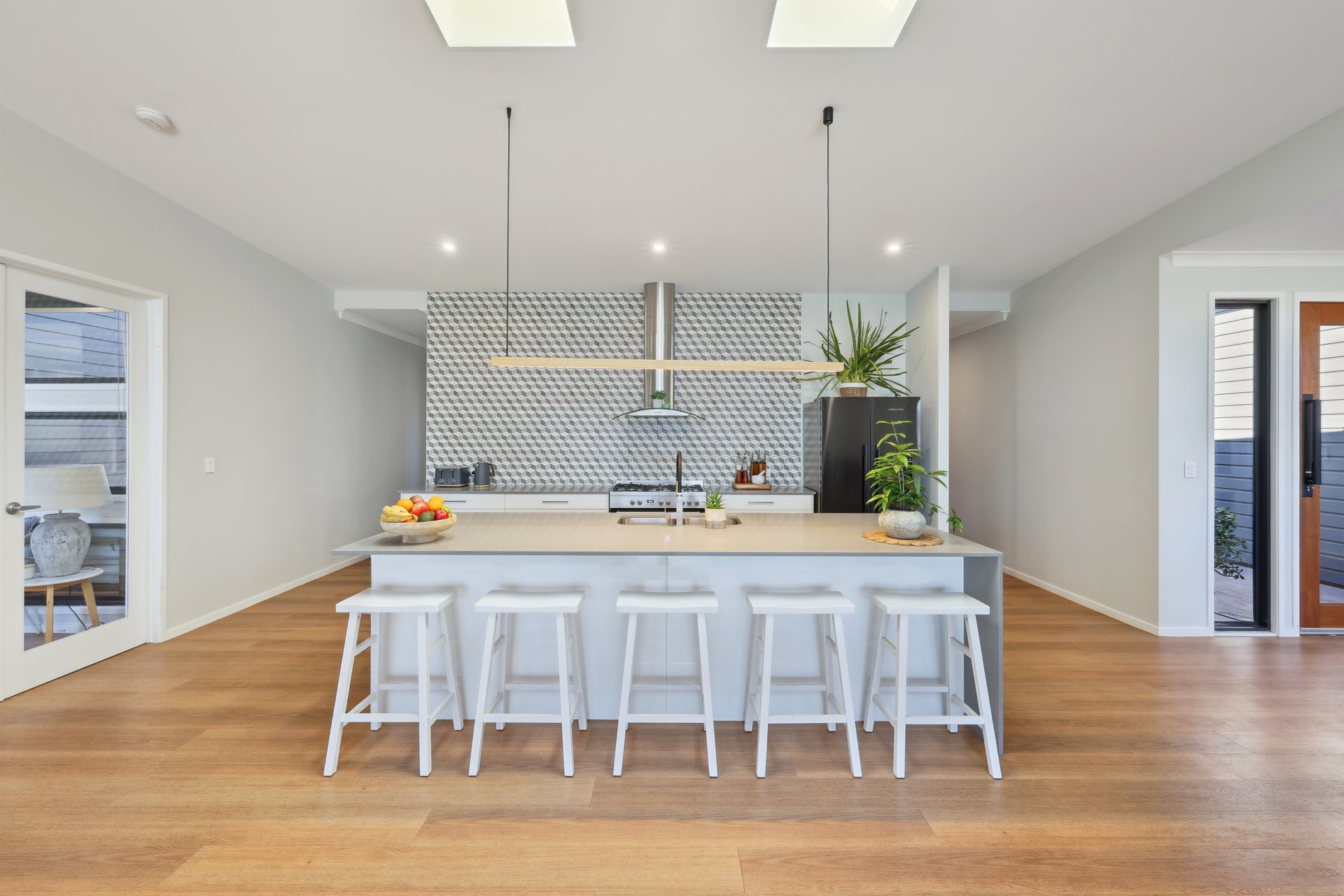 905K Main Western Road, Tamborine Mountain For Sale by Queensland Sotheby's International Realty - image 1