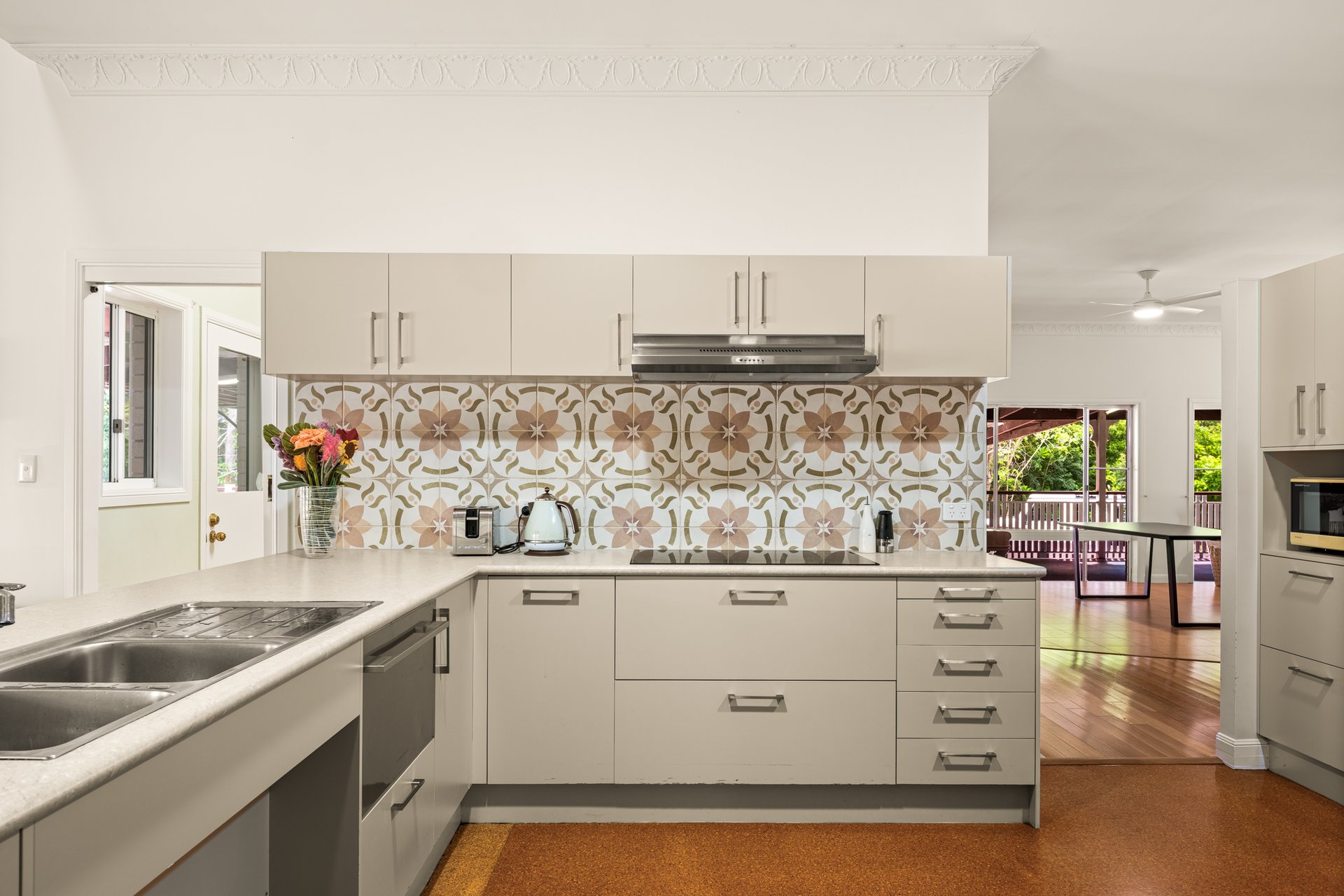 797 London Road, Chandler For Sale by Queensland Sotheby's International Realty - image 1