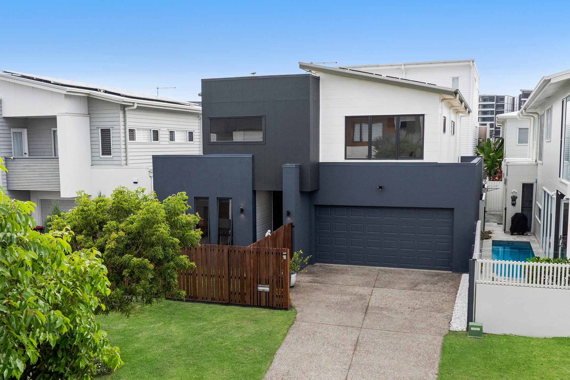 18 Singlefin Crescent, Bokarina For Sale by Queensland Sotheby's International Realty - image 1
