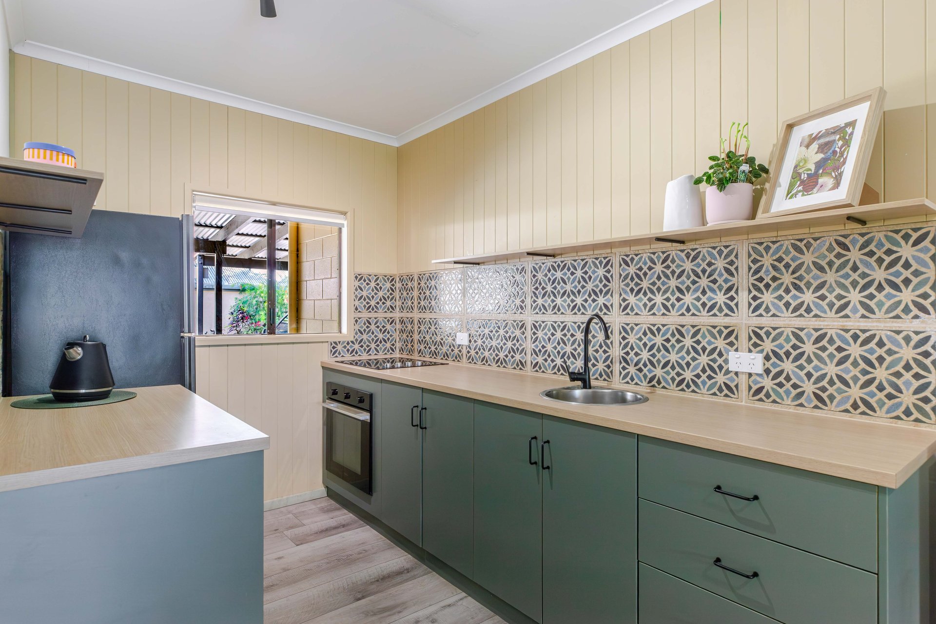 2/63-65 Davidson Street, Port Douglas For Sale by Queensland Sotheby's International Realty - image 1