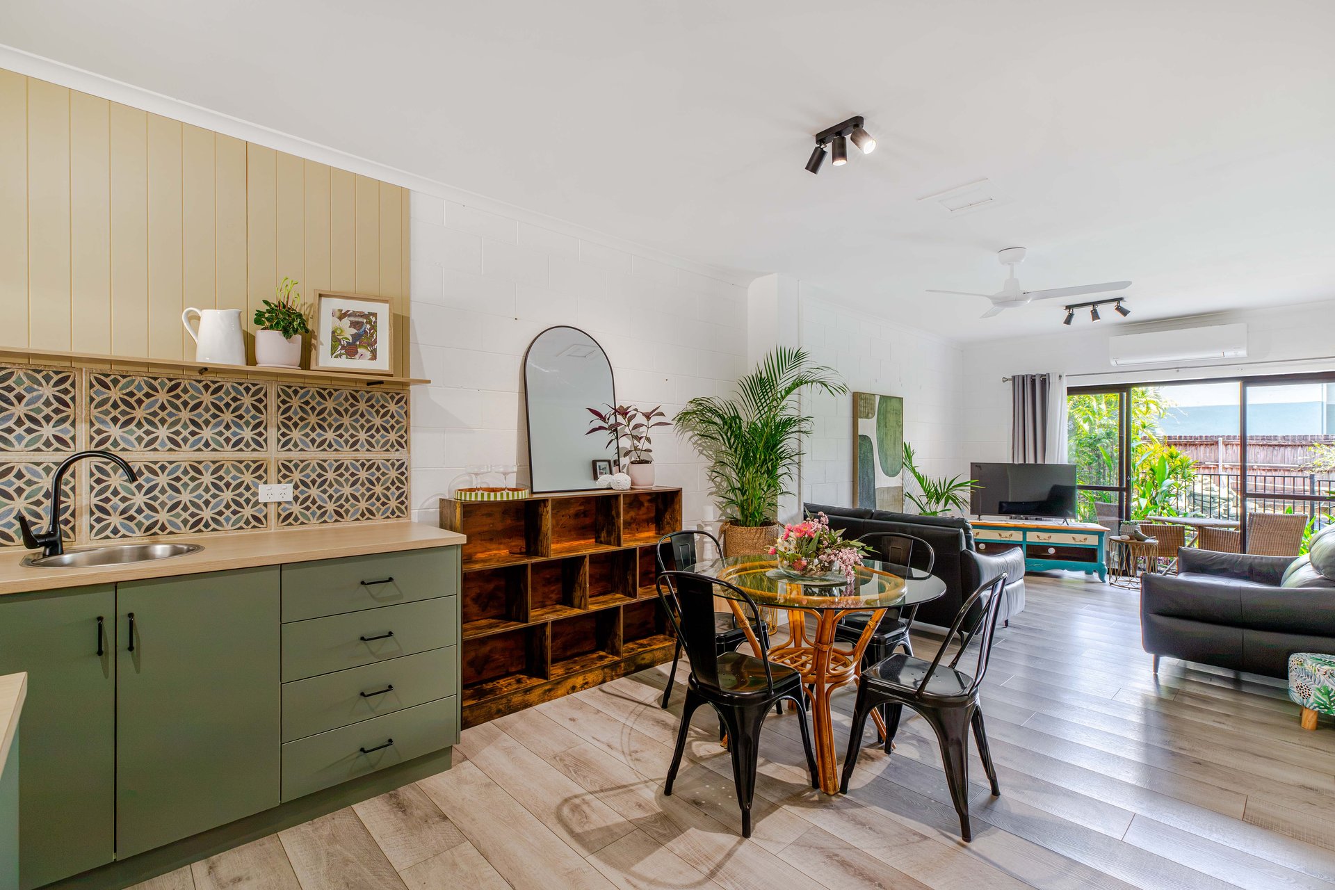 2/63-65 Davidson Street, Port Douglas For Sale by Queensland Sotheby's International Realty - image 1