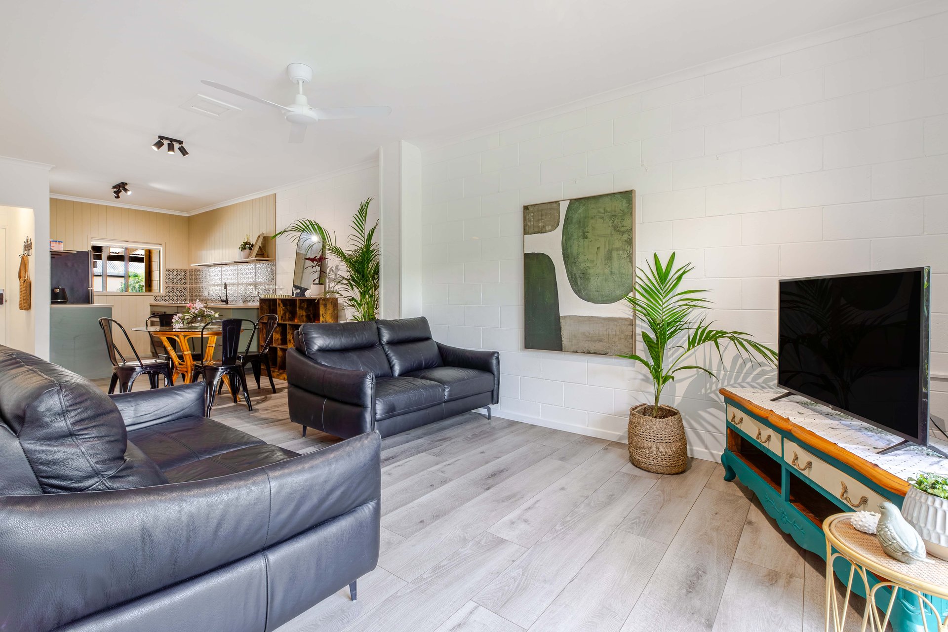 2/63-65 Davidson Street, Port Douglas For Sale by Queensland Sotheby's International Realty - image 1