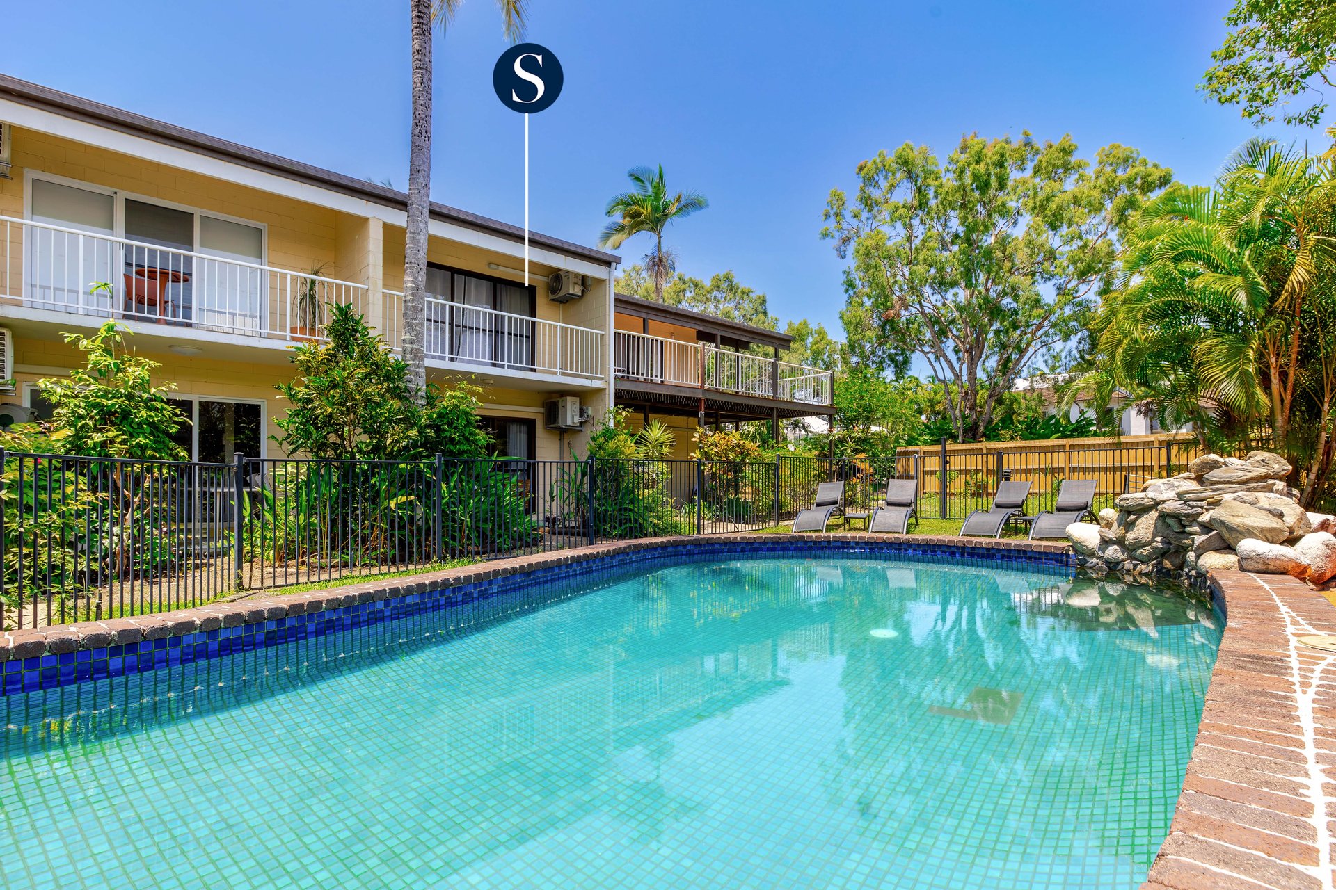 2/63-65 Davidson Street, Port Douglas For Sale by Queensland Sotheby's International Realty - image 1