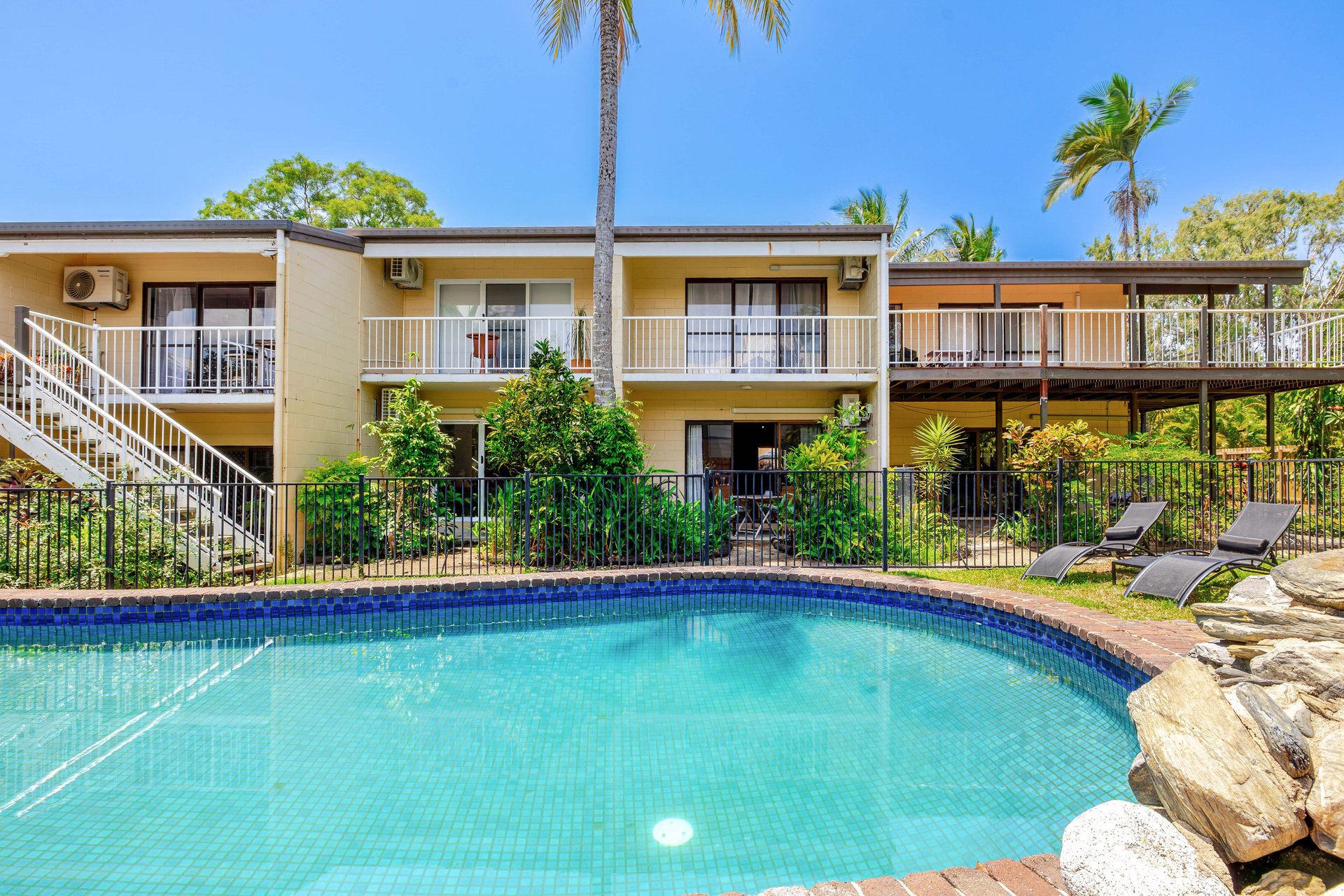 2/63-65 Davidson Street, Port Douglas For Sale by Queensland Sotheby's International Realty - image 1