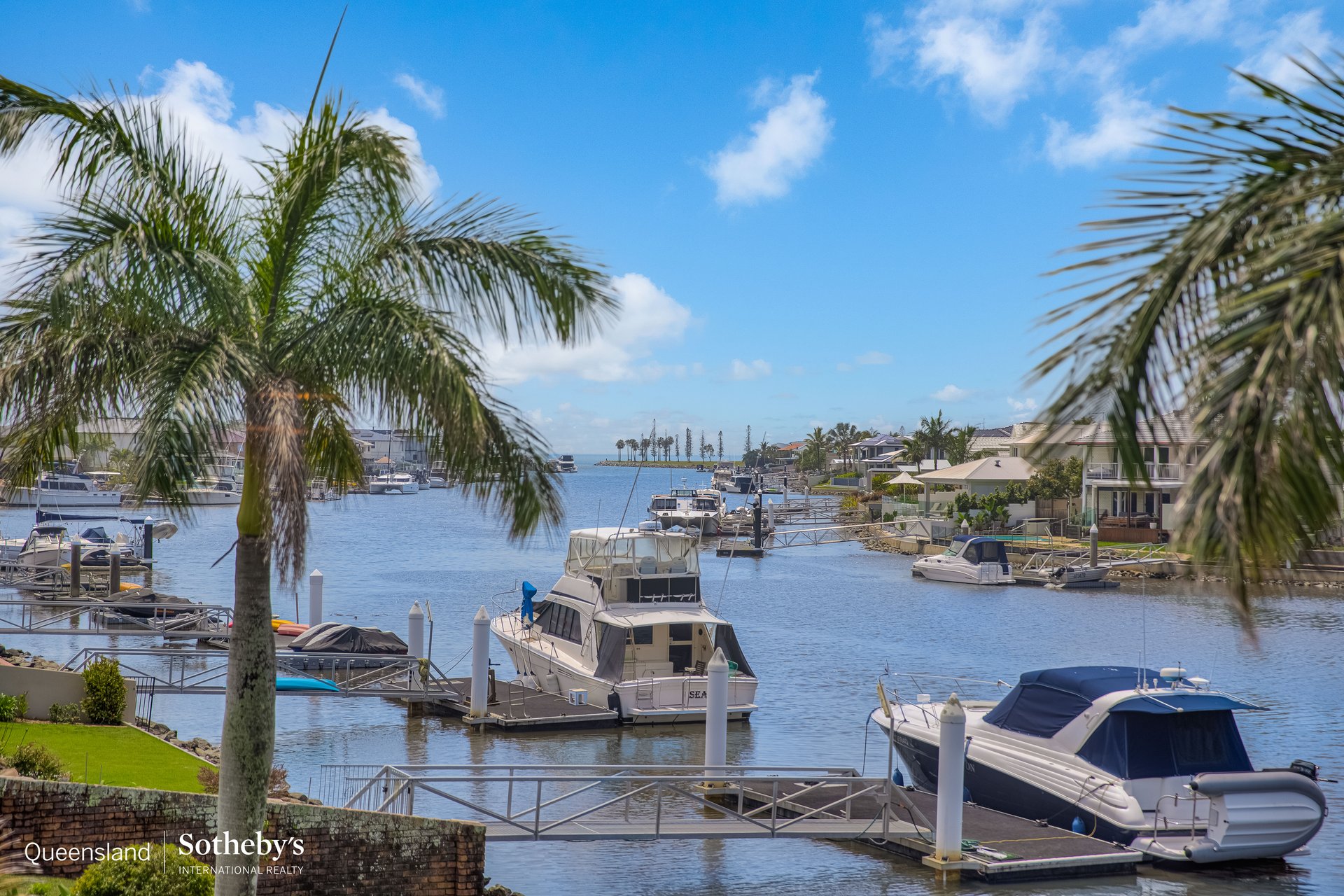 7 Sternlight Court, Raby Bay For Sale by Queensland Sotheby's International Realty - image 1