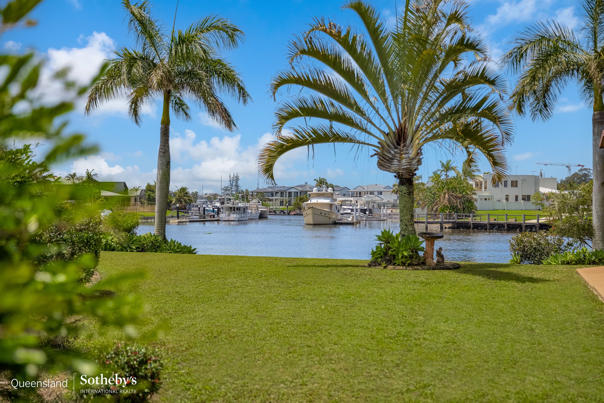 7 Sternlight Court, Raby Bay For Sale by Queensland Sotheby's International Realty - image 1
