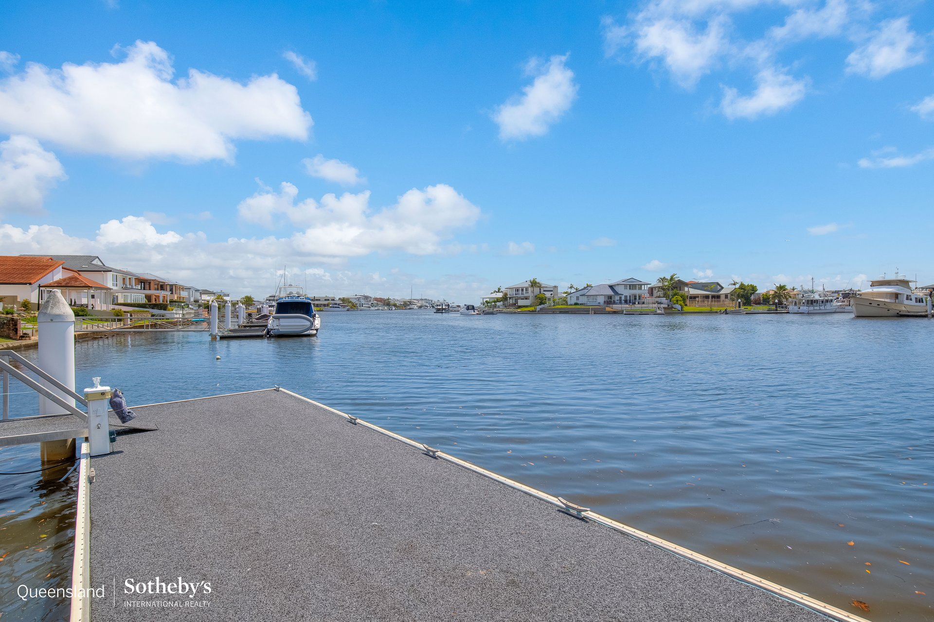 7 Sternlight Court, Raby Bay For Sale by Queensland Sotheby's International Realty - image 1